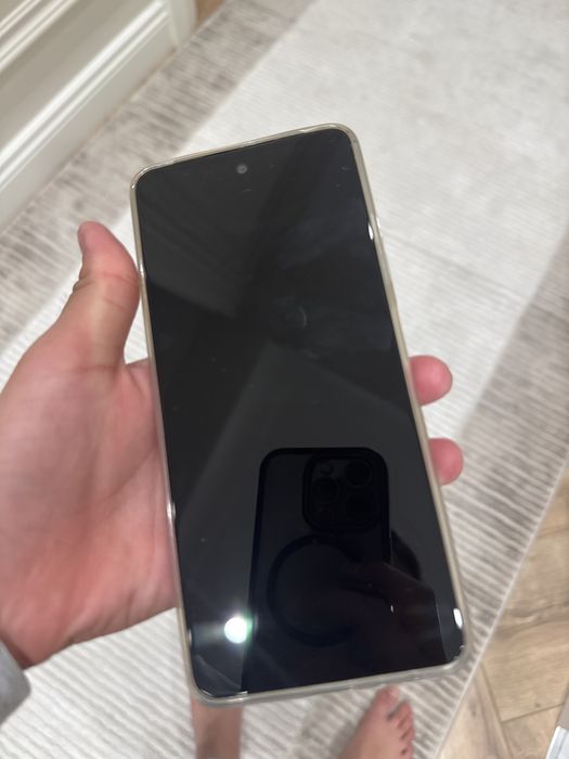 Б\У  ZTE blade A75 (5G) ,   ( 4 gb+128gb) , qora rang , holati yaxshi,