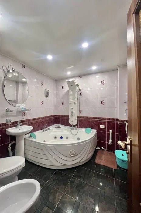 Шота Руставели МОЖНО ИПОТЕКУ Ойбек 5 мин 3/2/5 Площадь-73m2 77-Серия