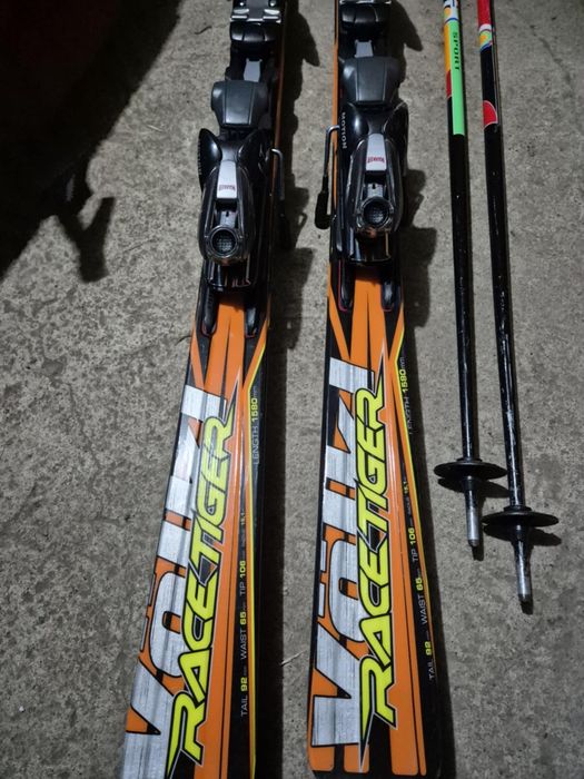 Set complet schiuri plus clăpari