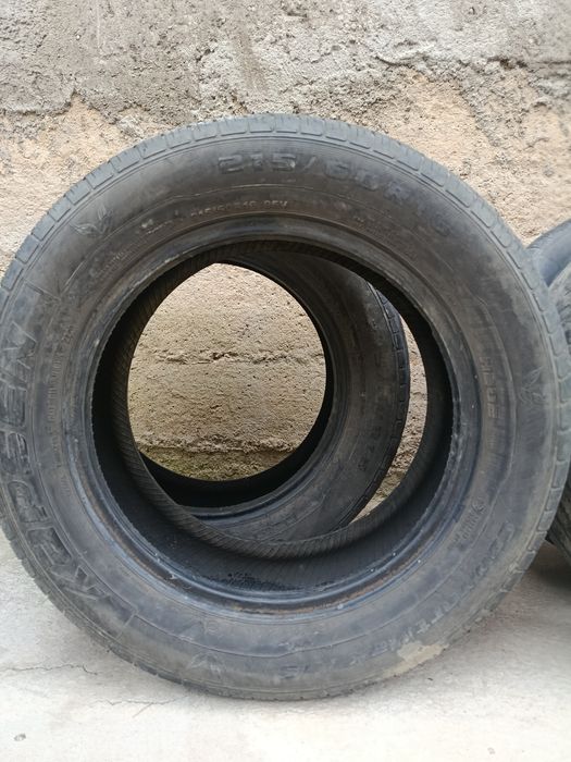 Продаю шины 8 штук.