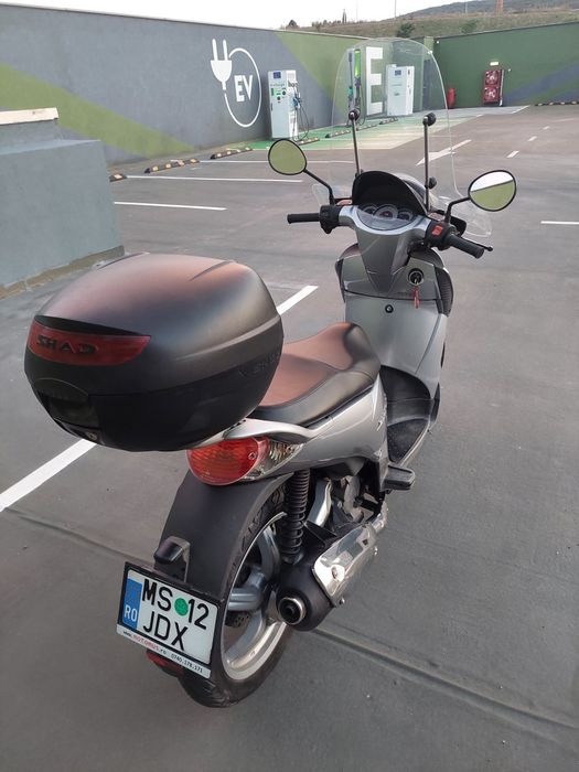 Scuter Aprilia 200 cc A2 acte la zi