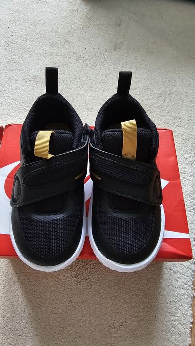 Adidași Nike mărimea 25