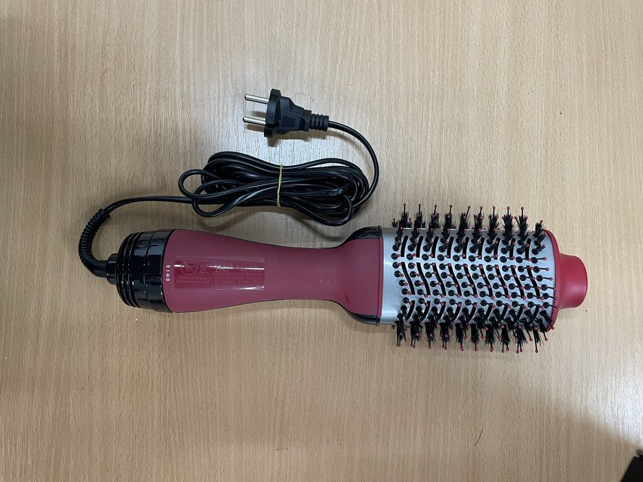 Perie electrică Revlon Salon One-Step – uscător & volumizer