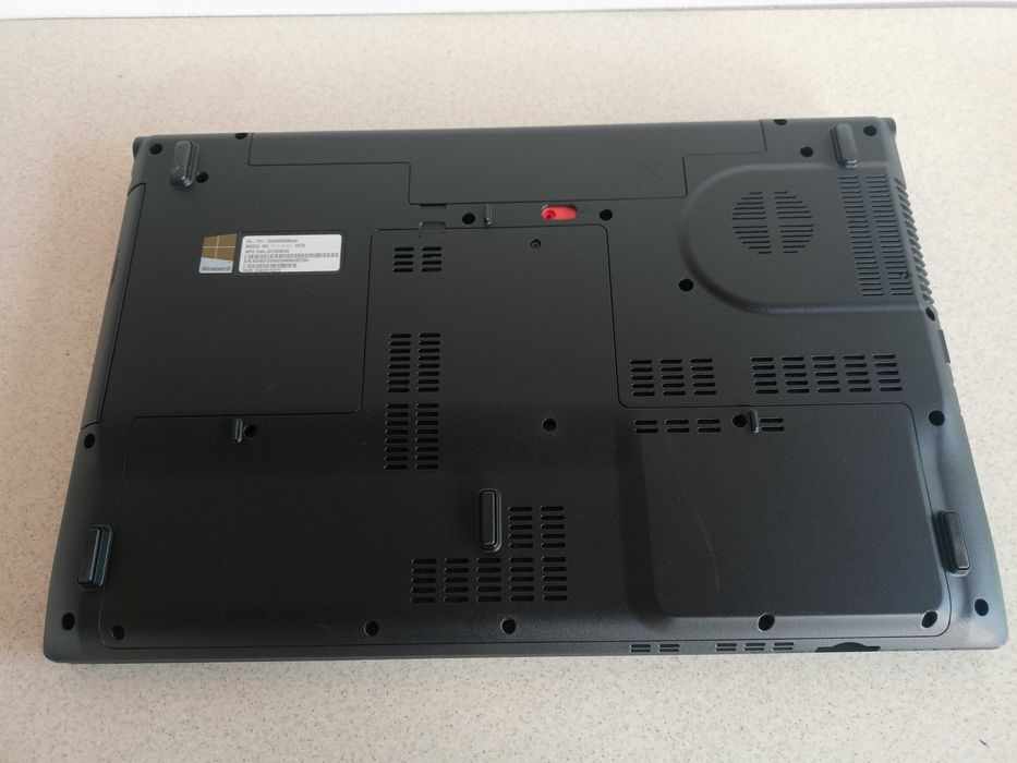 Laptop Acer V3-731 display 17,3 procesor I3-3212m ram 8gb HDD 750g