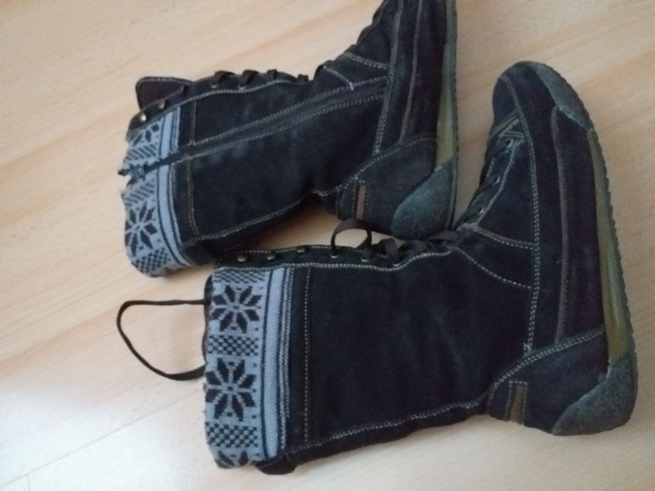 Обувки естествена кожа и подарък  боти