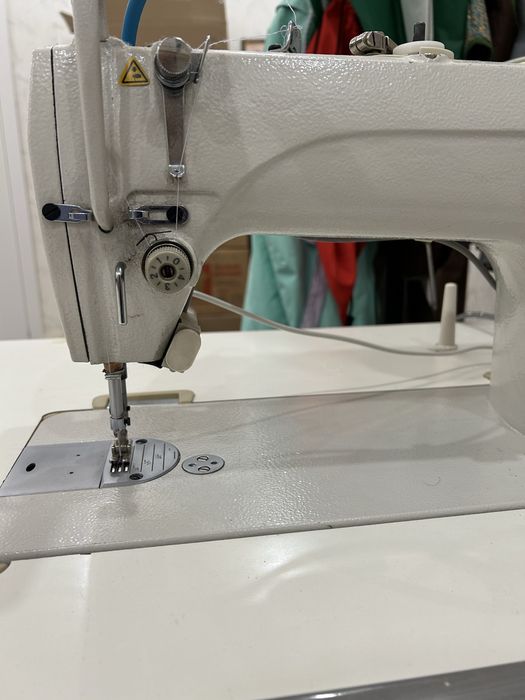 Продаю швейн машинку