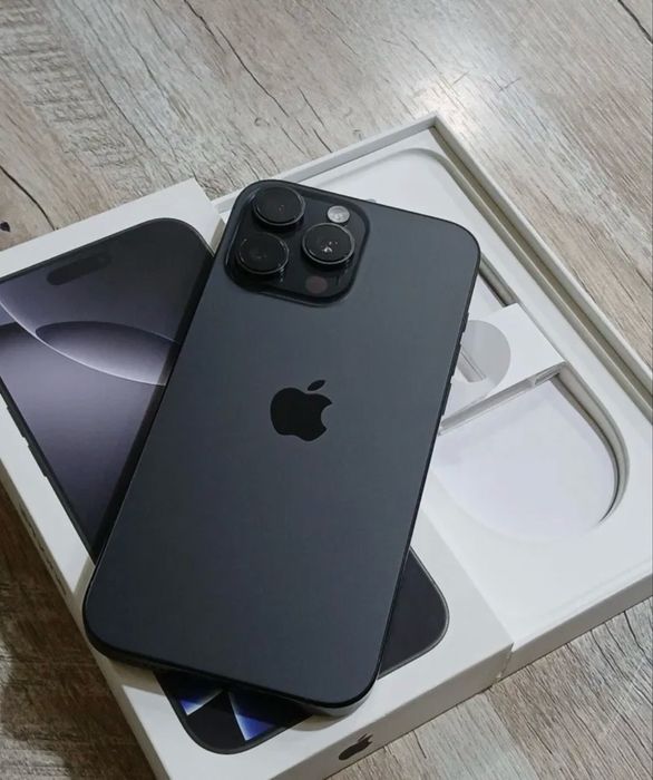 Iphone 16 pro max 256 black в отличном состояние