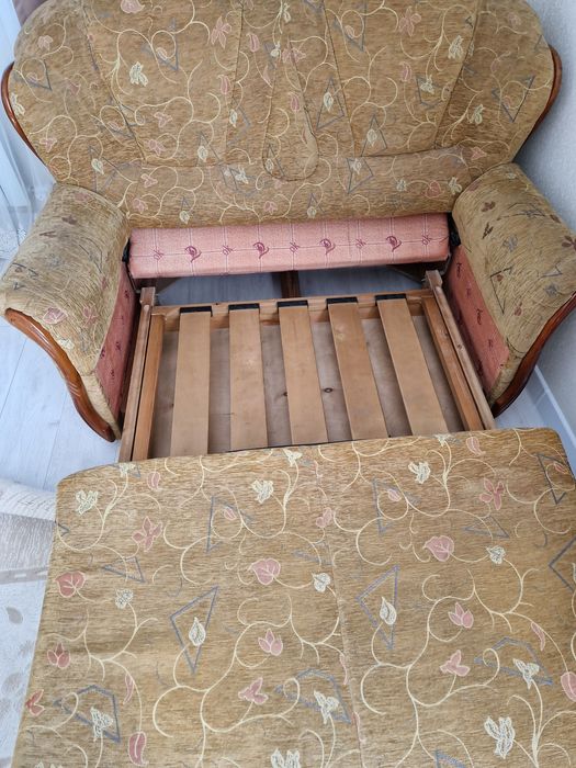 Диван  2-х местный