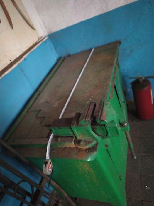 Продам стол слесарный