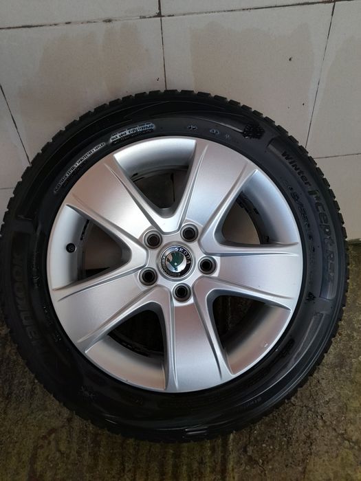 Vând roți originale de skoda octavia