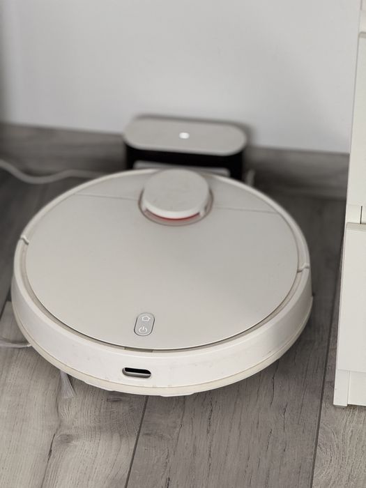 Robot aspirator si  mop Xiaomi cu aplicatie telefon