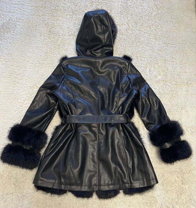 Дамско кожено яке с еко косъм