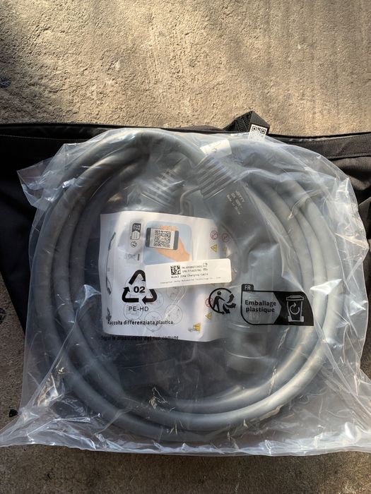 Vand cablu incarcare auto