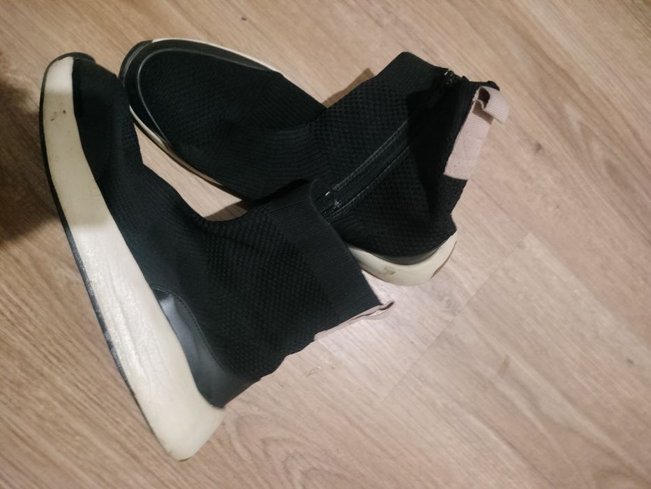 Vand pulovere femei+ghete Zara