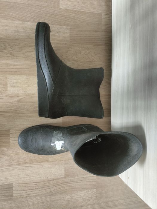 Резиновые сапоги