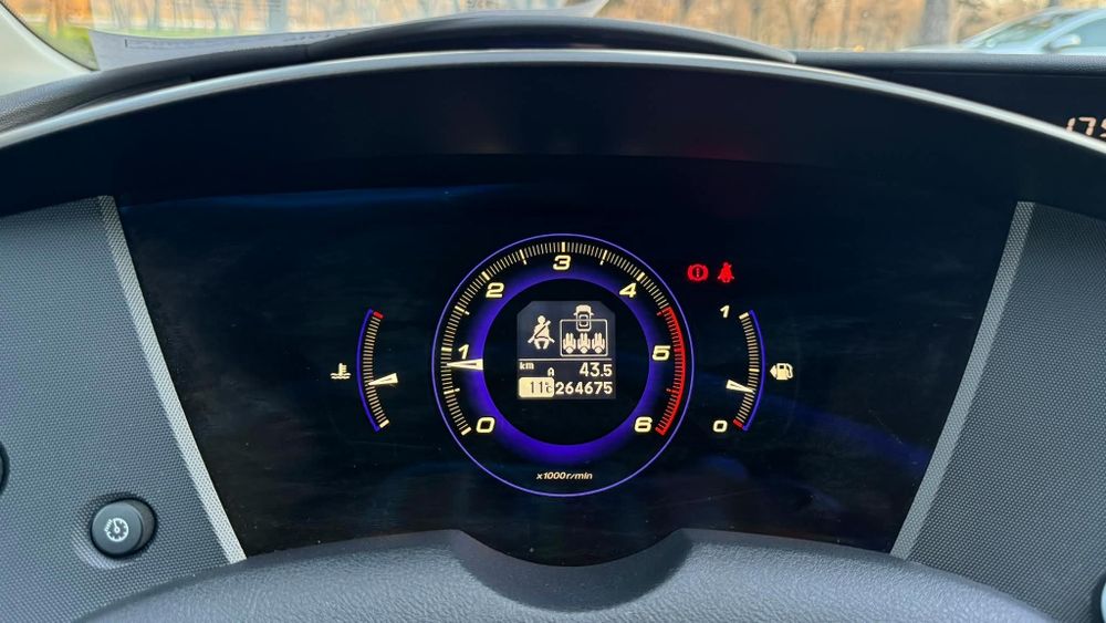 Honda Civic 
2.2 Дизел
140 Коня 
2010г