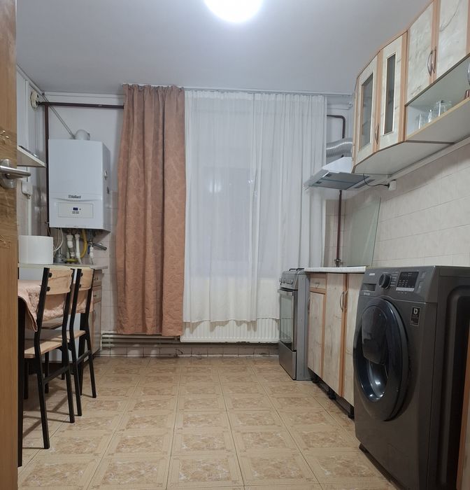 Închiriez apartament 1 Mai cu 3 camere