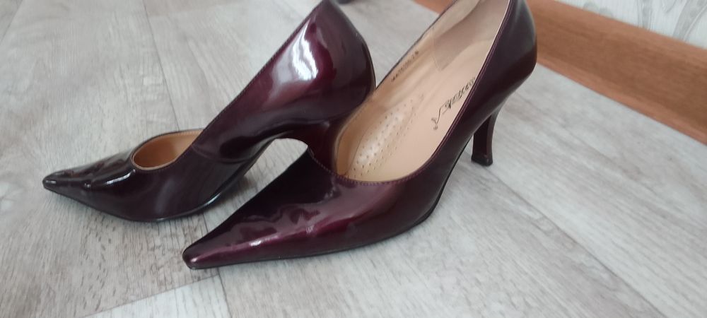 Продам 3пары новых туфлей