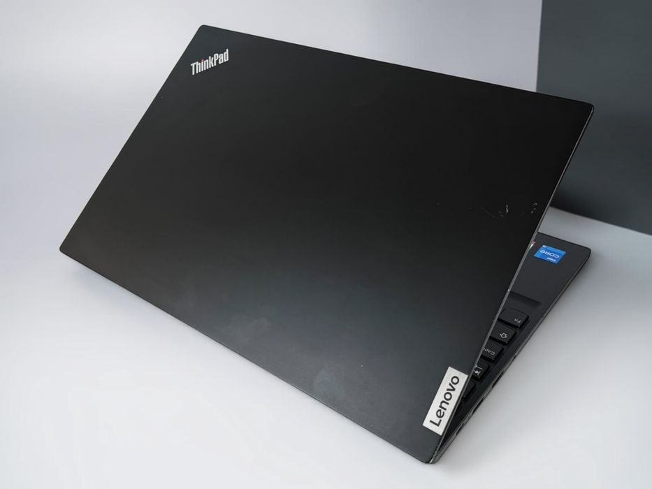 Lenovo ThinkPad E15 FHD i5-1235U 16GB 512GB SSD Iris Xe Graphics Перфектен! Гаранция!