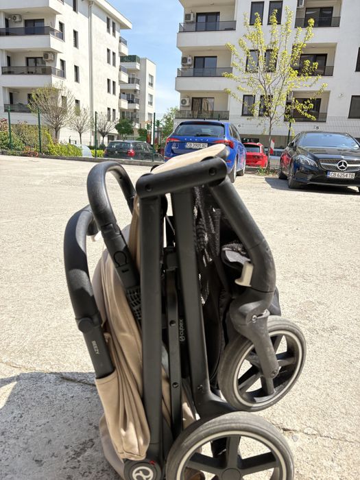 Лятна количка Cybex Beezy
