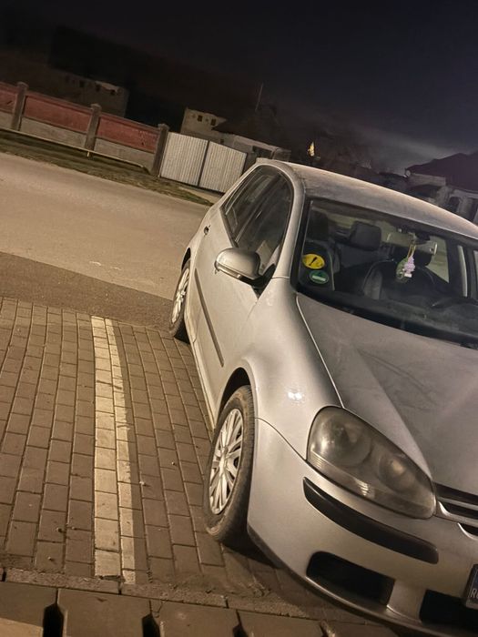 Vand Golf 5 in stare buna