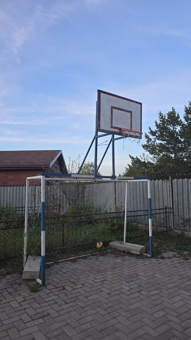 Продам ворота с баскетбольным кольцом