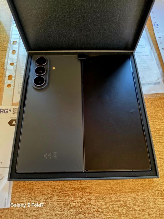 Samsung Galaxy Z Fold8 Ultra, 12GB RAM, 512GB, 5G  Graphite   Като Нов! Гаранция!!!