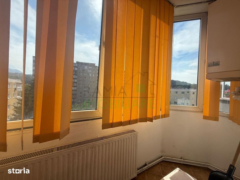 Apartament 3 camere decomandat cu 2 băi în Calea București