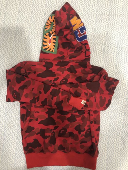 Продаю зипку bape