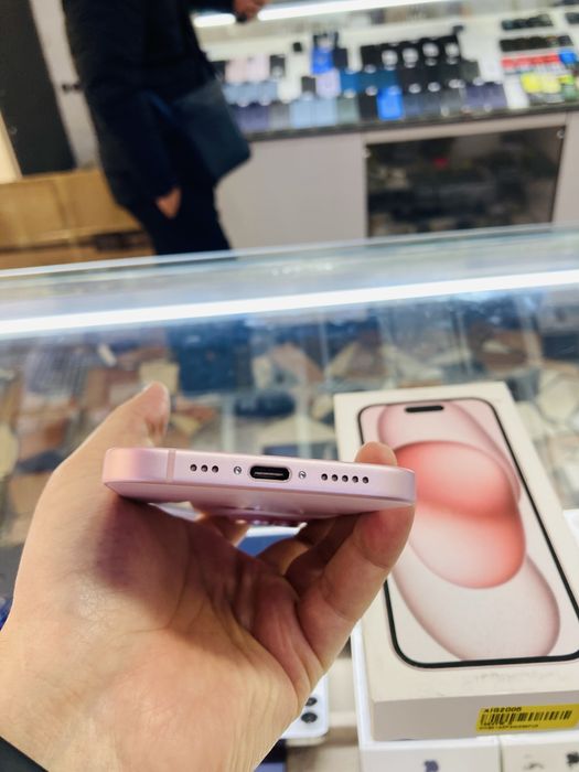 iPhone 15  128 gb pink ideal
