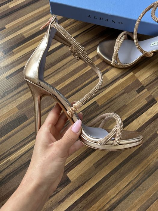Сандали на ток ALBANO