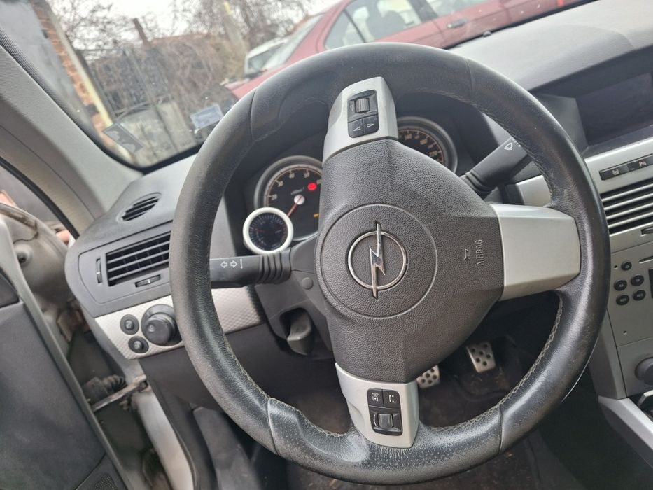 Opel Astra H 2.0 turbo На части