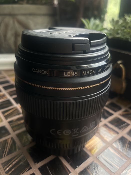 Объектив Canon 85 1,8