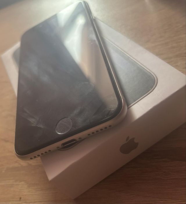 iPhone SE 3 2022