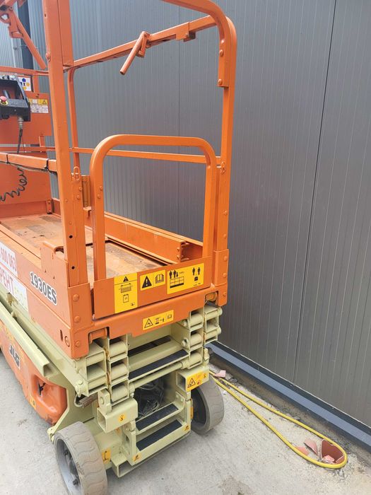 Ножична вишка  JLG 1930ES