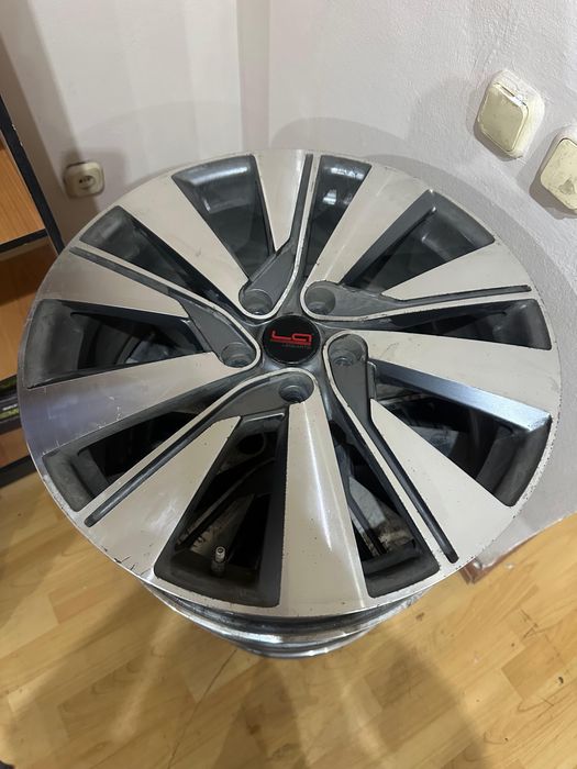 Продаю диски R19