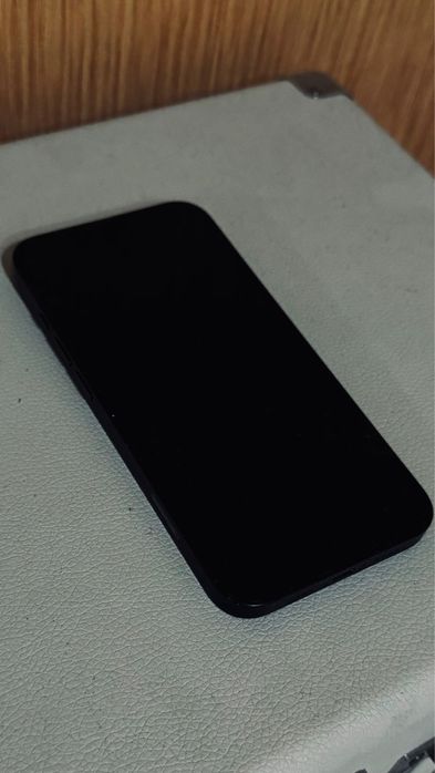 Продам iphone 13