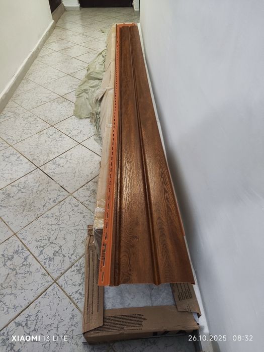 Продавам Софит панел златен дъб.