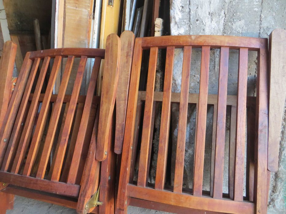 Сгъваеми дървени градински столове