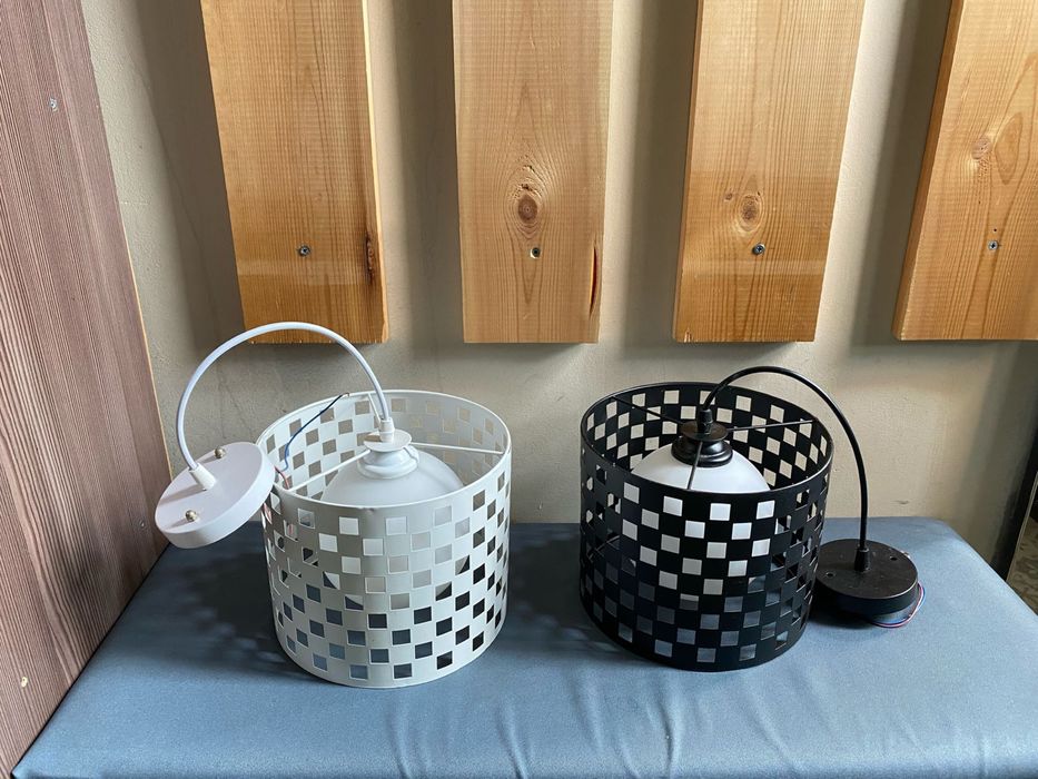 Продам люстры .