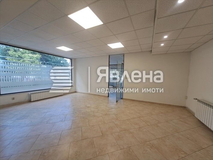 Дава се под наем Магазин в София, Изток - 96 кв.м за 1700 € - Снимка #1