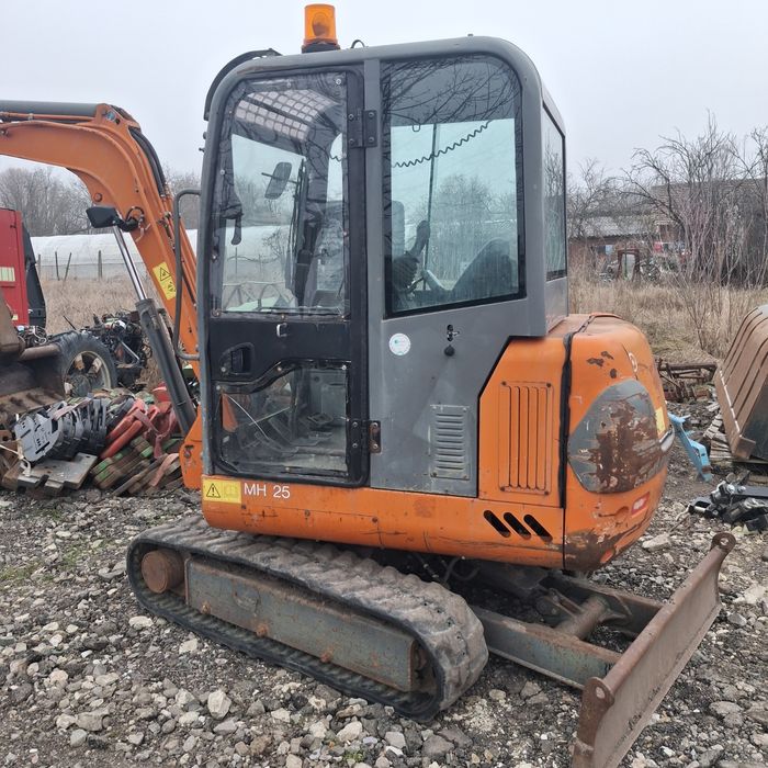 AUSA Escavator MH 25