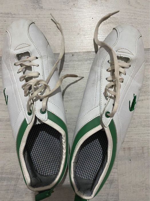 Adidasi sau pantofi sport