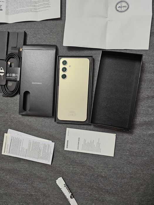 Продавам Samsung Galaxy S24 plus  512 GB