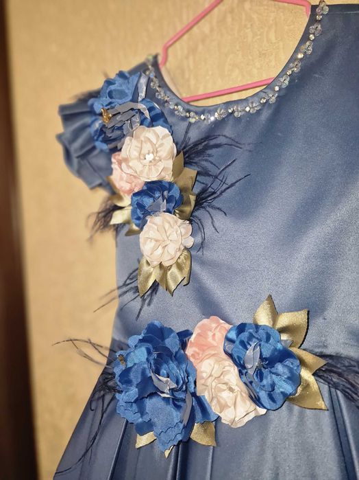 Платье для девочки праздничное