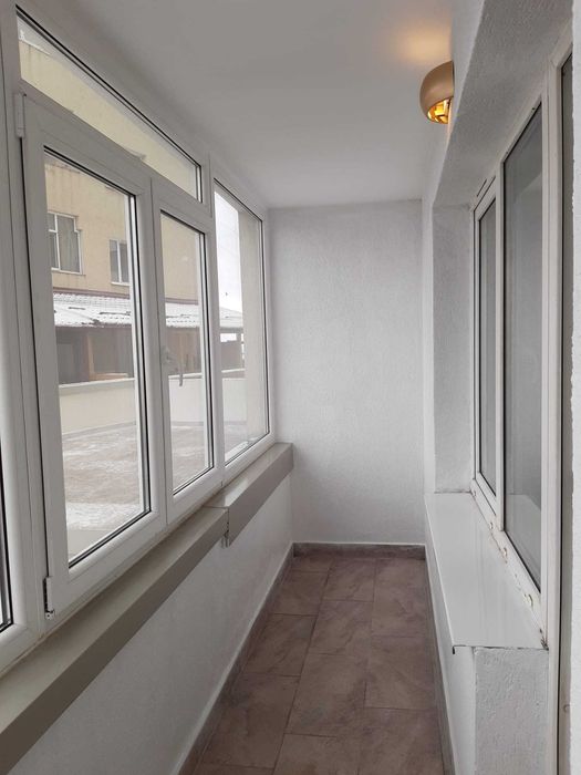 Inchiriez apartament 3 camere spatios, renovat+mobilat, terasa imensa