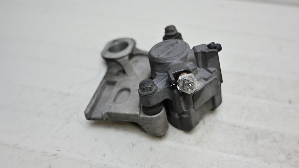 Etrier Frana Spate Cu Suport Yamaha FZ6 2004 - 2009