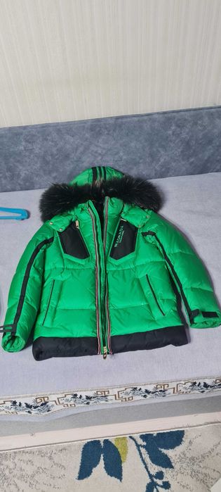 Продам  куртки 2 шт. на мальчика