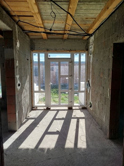 Casă de vânzare!!!