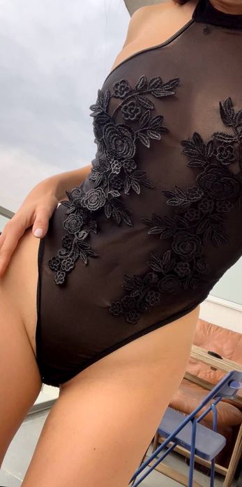 Body de damă cu broderie, lucrat manual